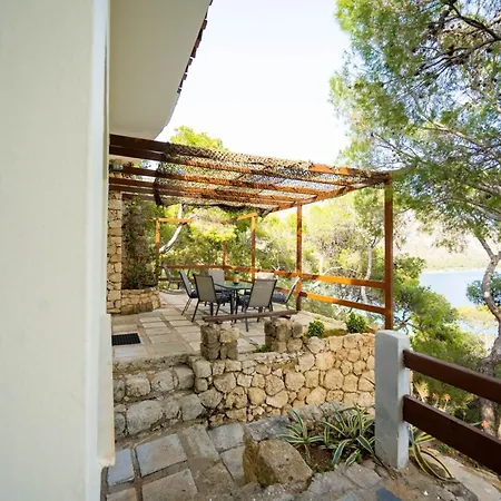 αeraki At Heraion Lagoon