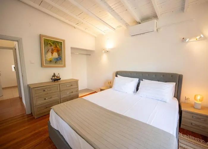 αeraki At Heraion Lagoon