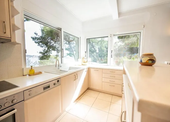 αeraki At Heraion Lagoon